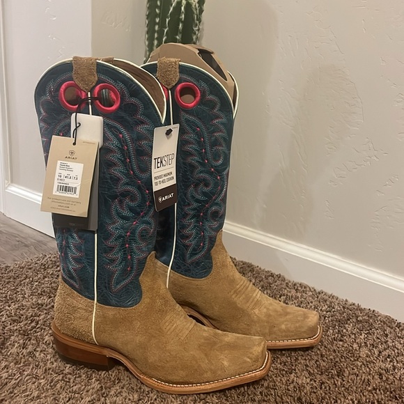 NWT Ariat Futurity Boon Buckskin Roughout/ Something Borrowed cutter toe boots - Picture 2 of 11